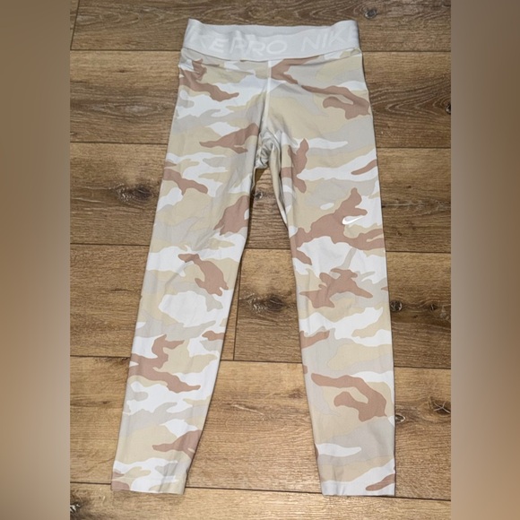 Nike Pants - Nike Pro Neutral Camo Crop Length Leggings Small